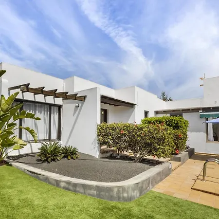 Josephine Villa Tías